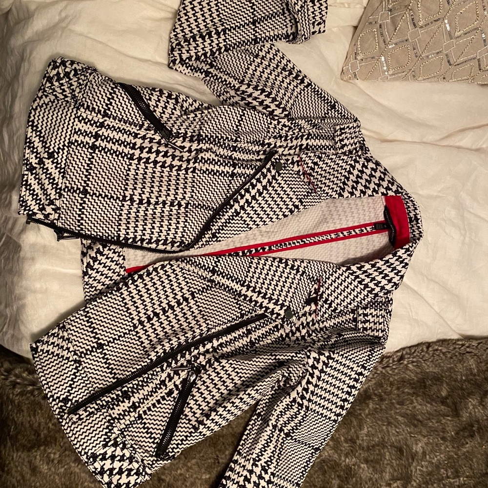 WHBM Hounds tooth blazer